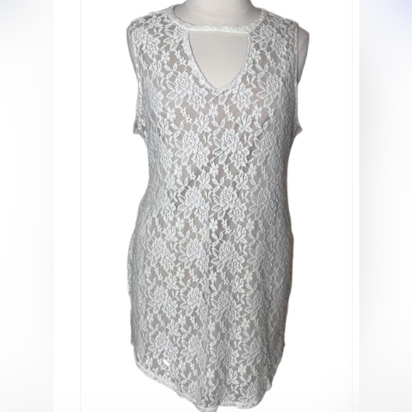 Dresses & Skirts - Cream Lace Sleeveless Dress